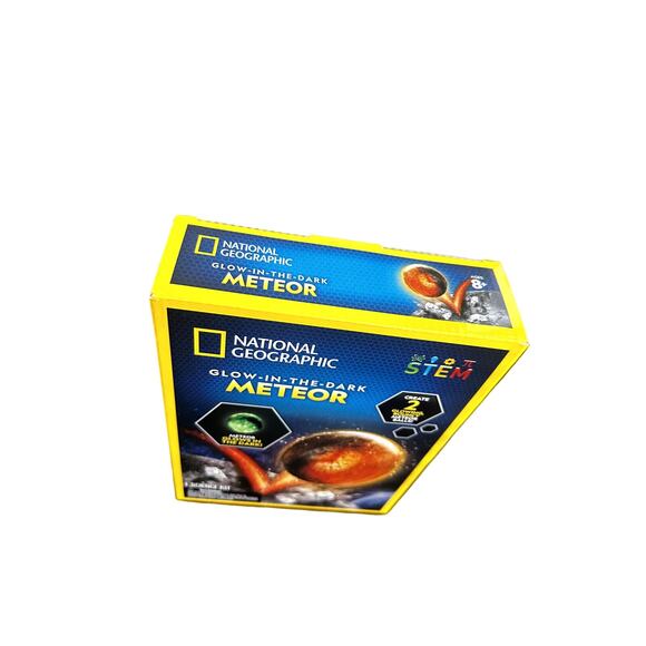 National Geographic Glow in the dark Meteor Set - Picture 3 of 4